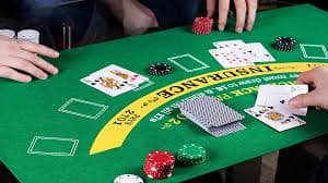 Pengguna memeriksa status penarikan akun